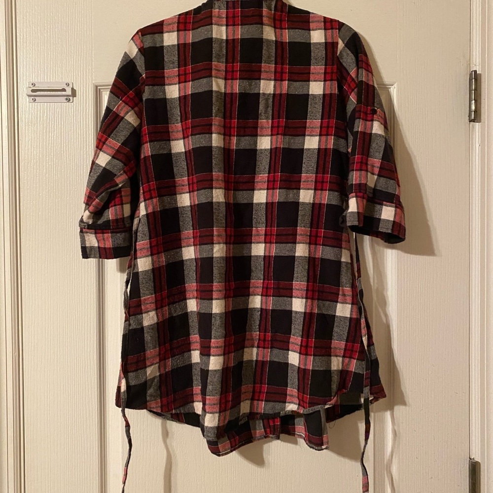 Plaid Ladies Button-Up - Picture 2 of 5